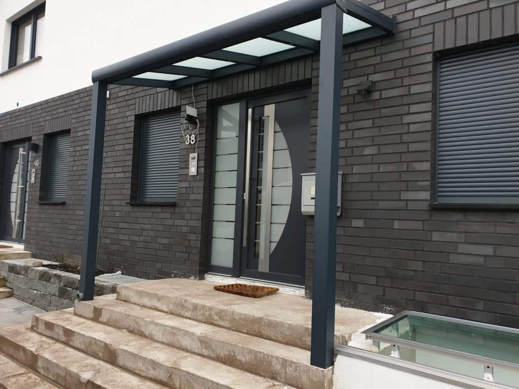 Vordach einer Haustür in Lingen